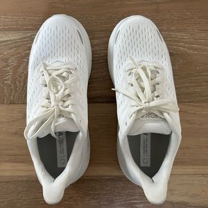 Hoka One Clifton 8 6.5 Running Shoe